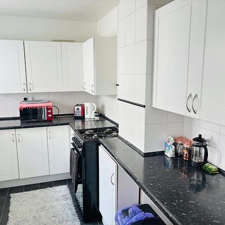 Entire 3 Bedroom House- Free Parking Liverpool Dış mekan fotoğraf