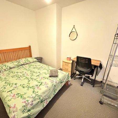 Entire 3 Bedroom House- Free Parking Liverpool Dış mekan fotoğraf